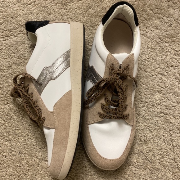 Sanctuary Vegan Leather Sneaker. Size 9. EUC. - Picture 5 of 6